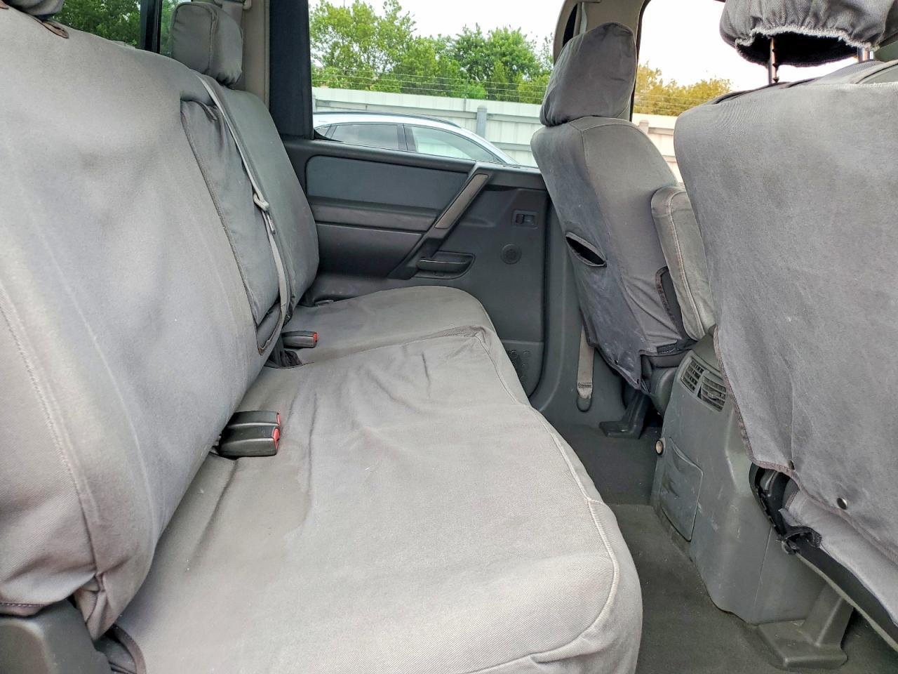 2005 Nissan Titan XE