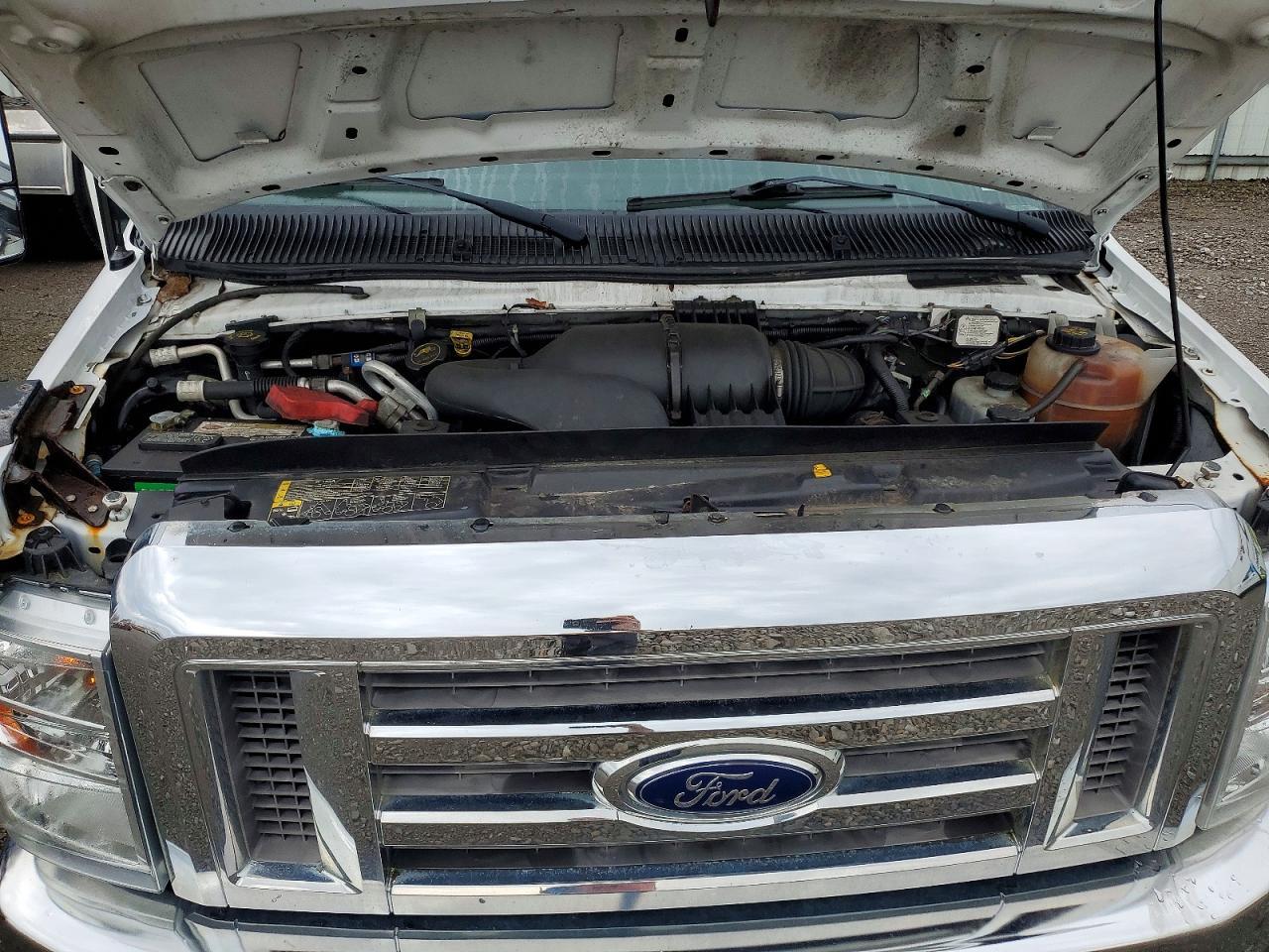 2017 Ford Econoline E450 Super Duty Cutaway Van