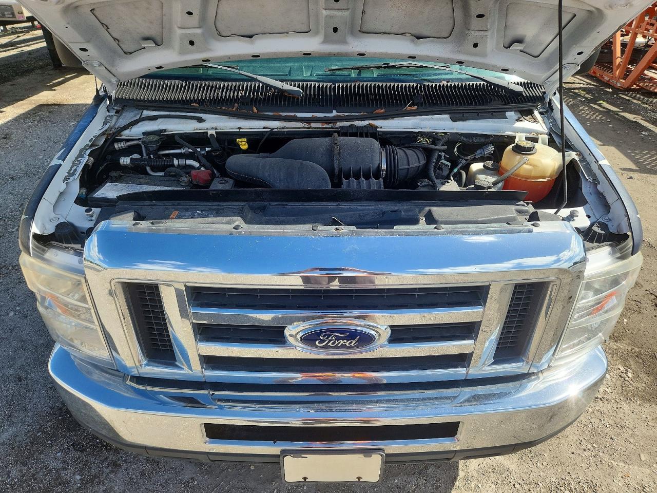 2017 Ford E350 BOX Truck