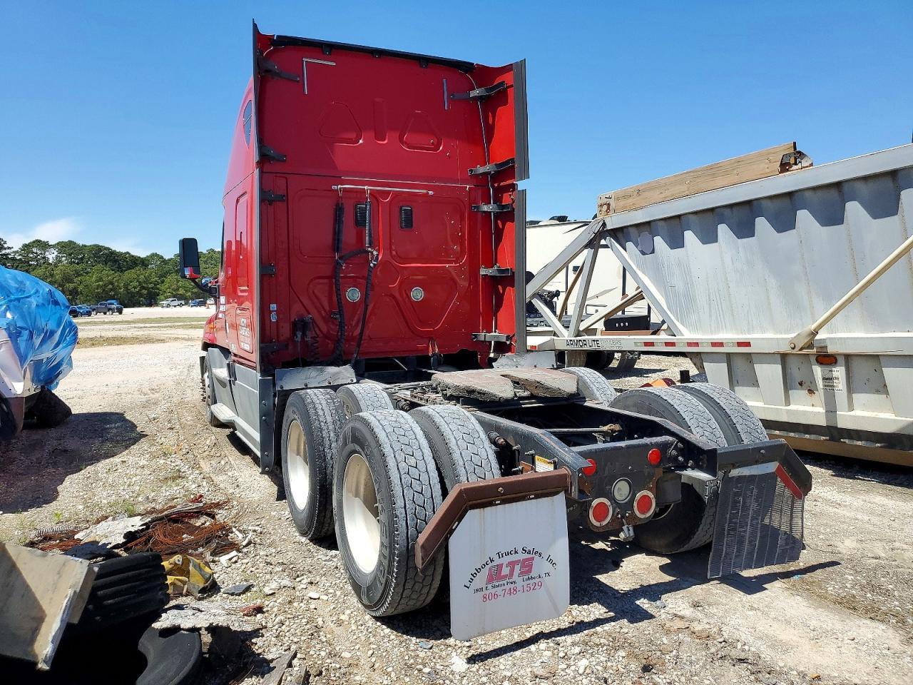 2015 Freightliner Cascadia Semi Truck