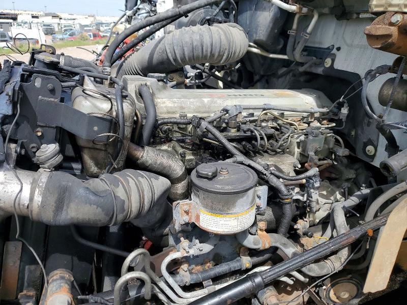 2005 Hino 268 BOX Truck