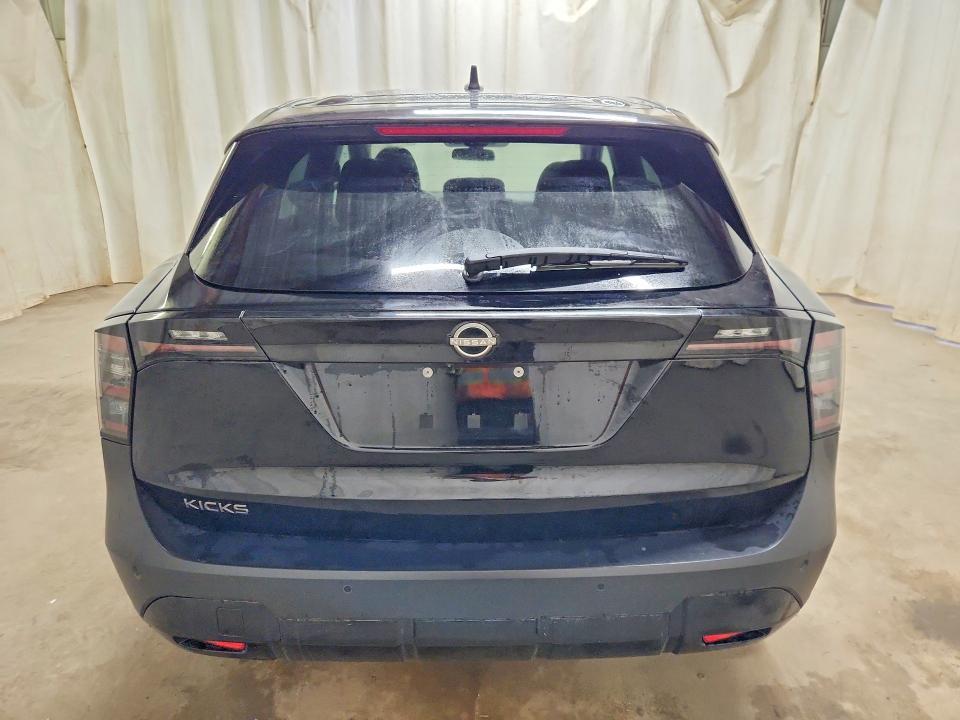 2025 Nissan Kicks sv