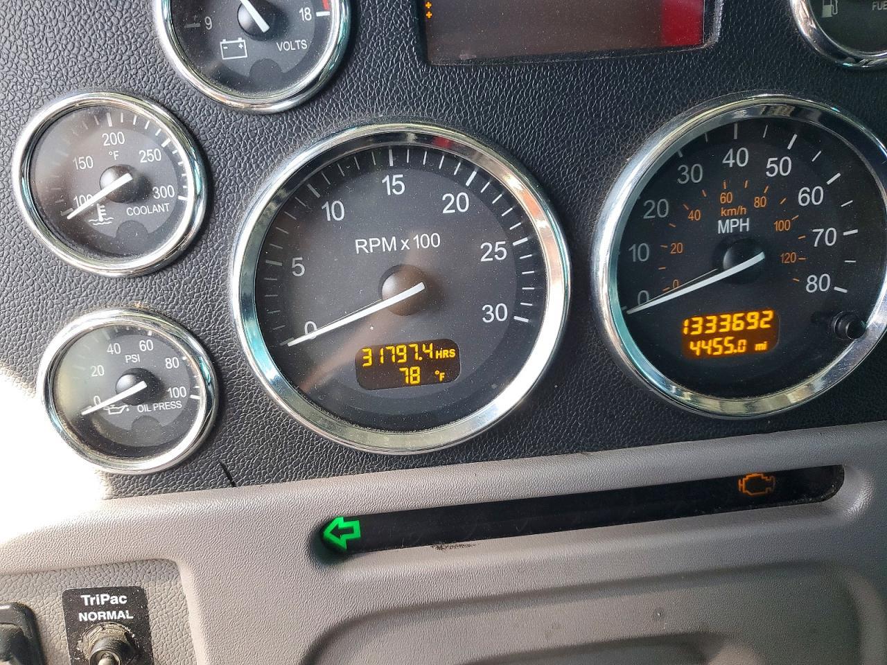 2012 Peterbilt 388 Semi Truck