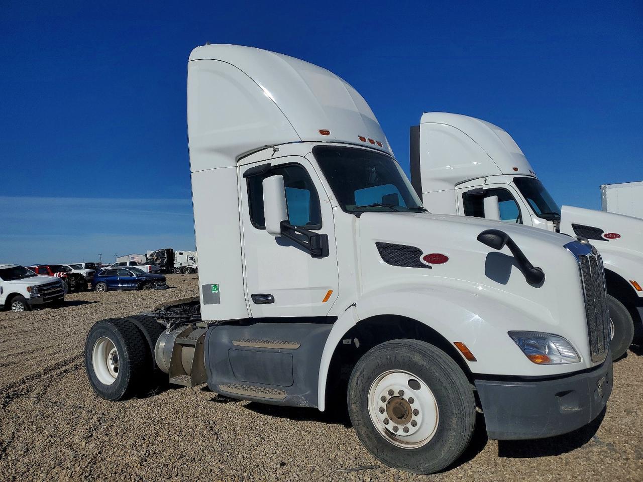 2019 Peterbilt 579 Semi Truck
