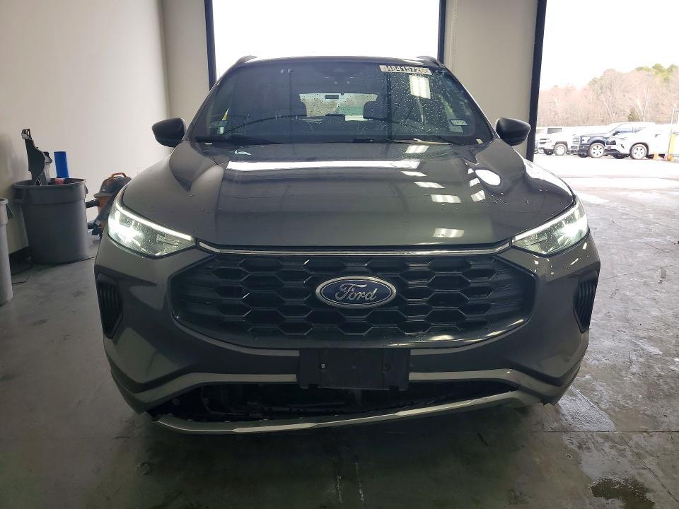 2023 Ford Escape st Line