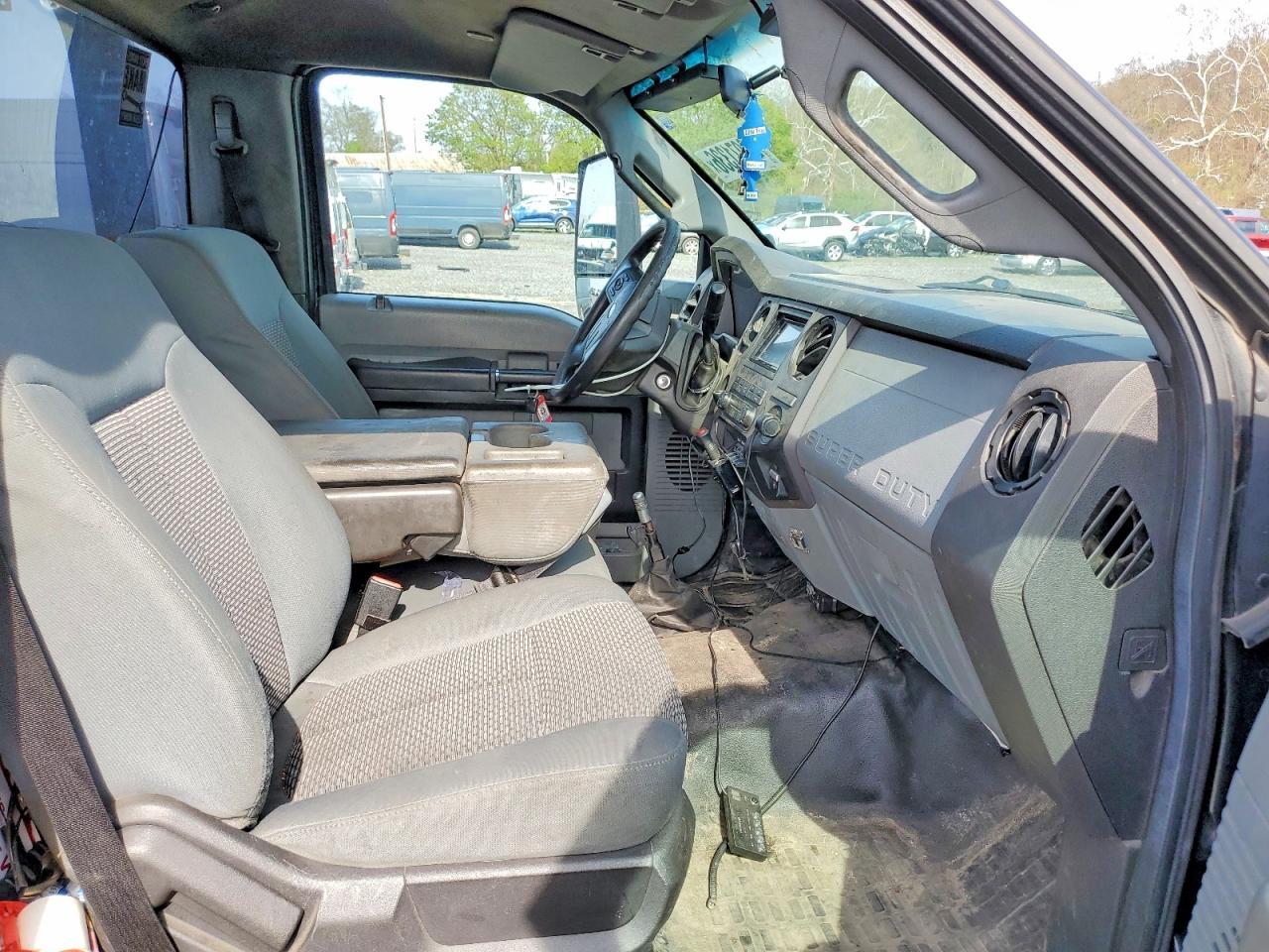 2016 Ford F650 Super Duty Rollback Truck
