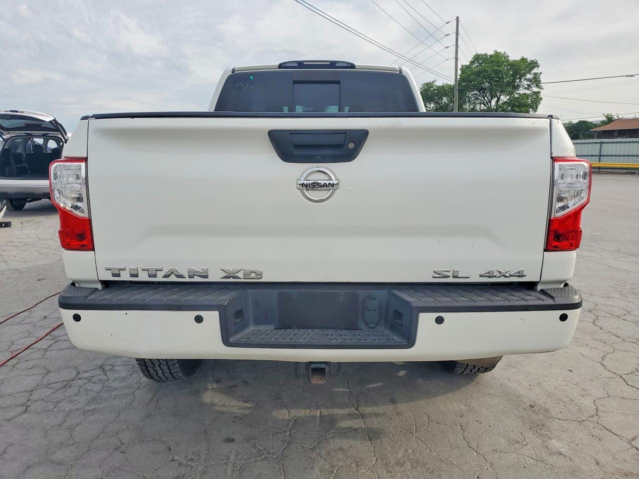 2016 Nissan Titan XD SL