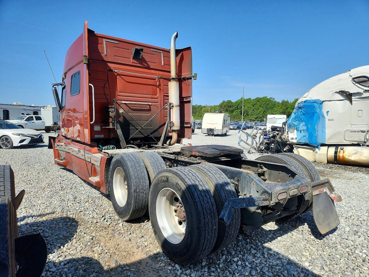 2007 Volvo VNL Semi Truck