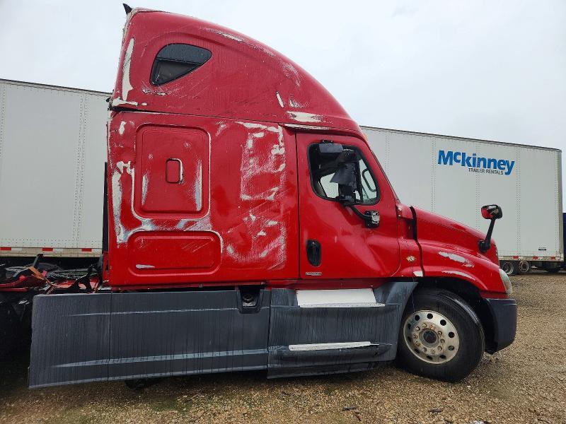 2016 Freightliner Cascadia 1