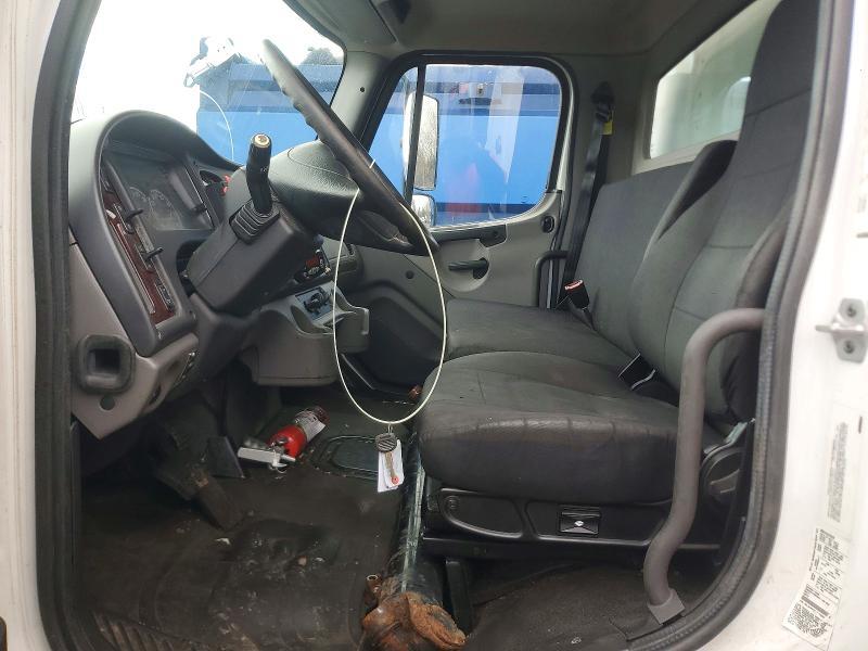 2020 Freigliner 2020 Freightliner Business Class M2 Refrigerated B