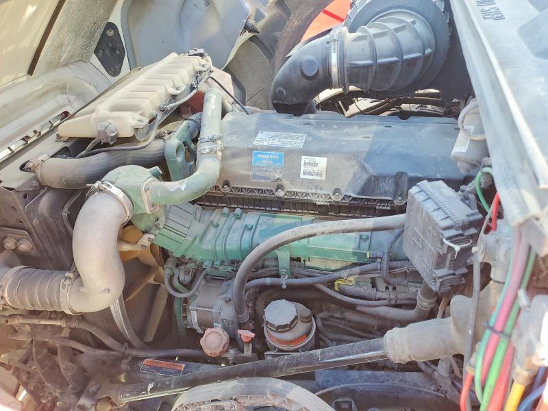 2015 Volv O vnl Semi Truck