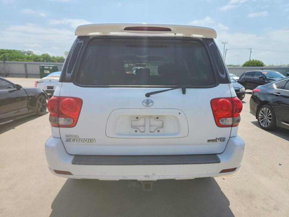 2005 Toyota Sequoia SR5