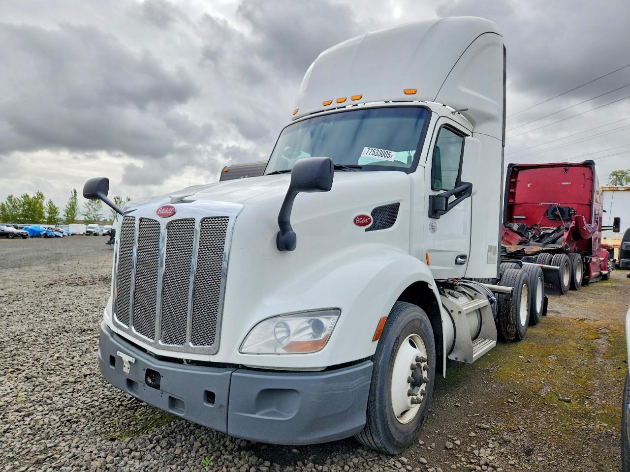 2018 Peterbilt 579 Semi Truck