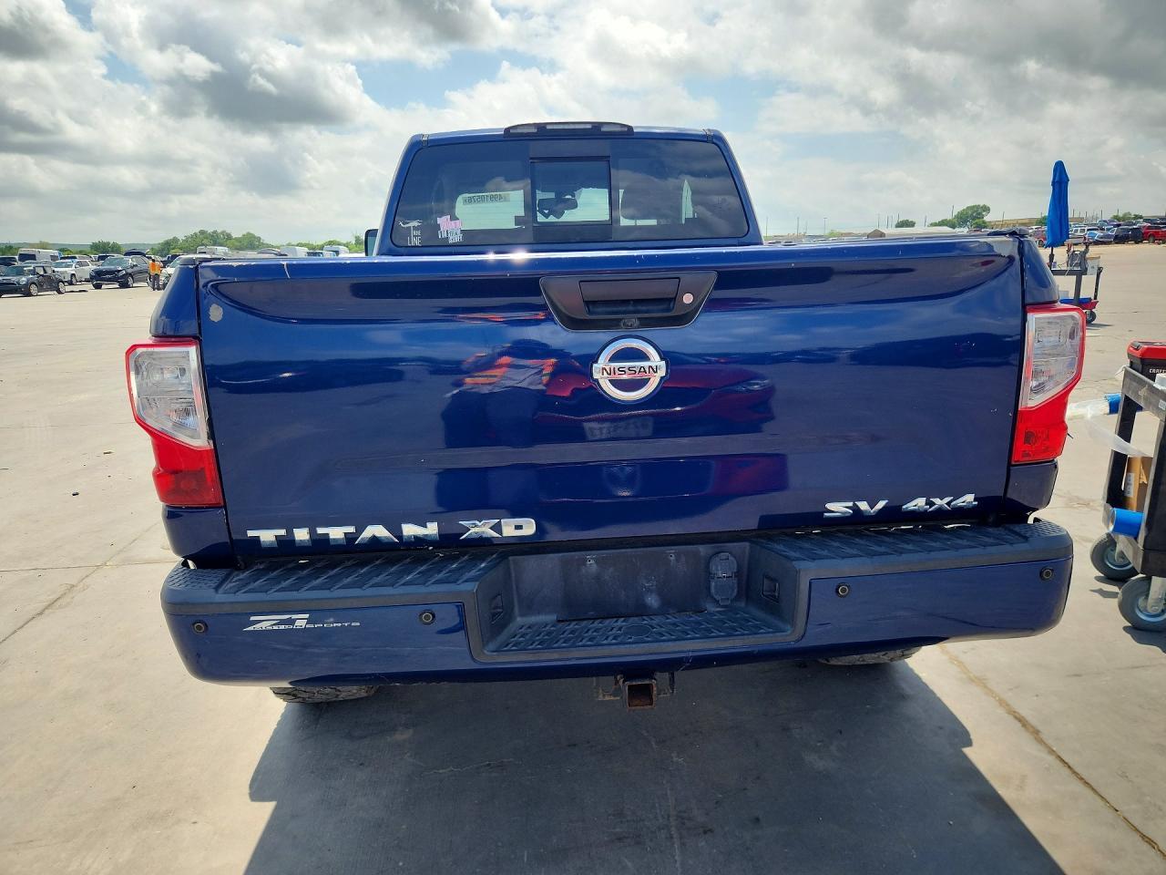 2017 Nissan Titan XD SV