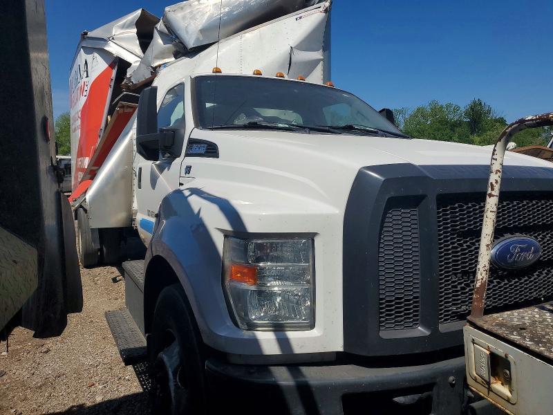 2016 Ford F650 Super Duty BOX Truck
