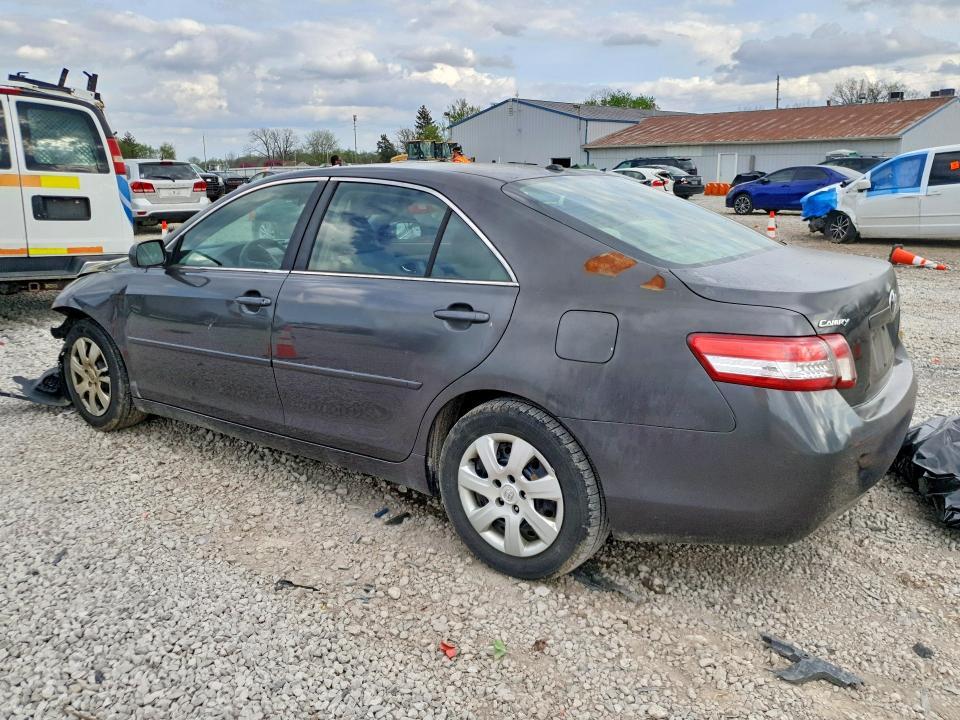 2011 Toyota Camry le