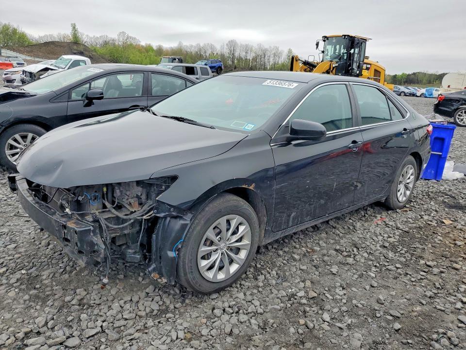 2015 Toyota Camry Hybrid le