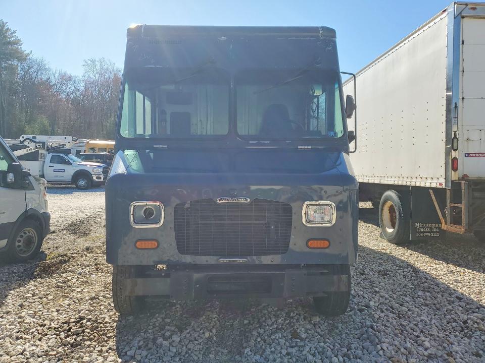 2021 Freightliner MT45G Chassis Delivery Truck