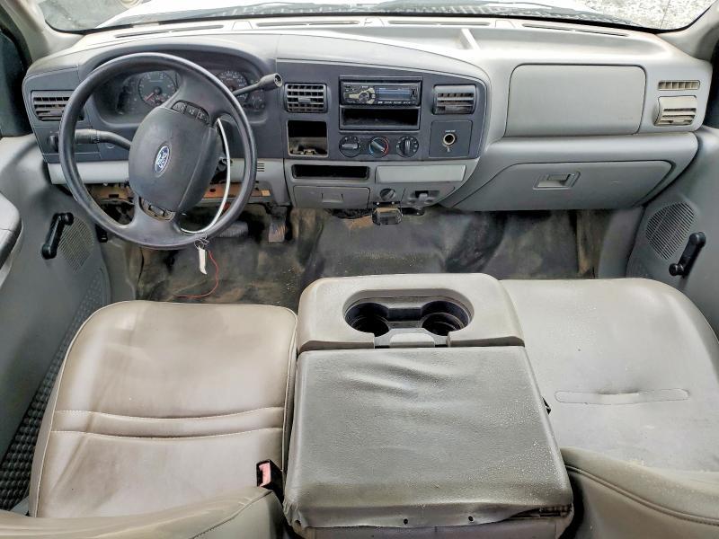 2005 Ford F350 Super Duty Flatbed Truck