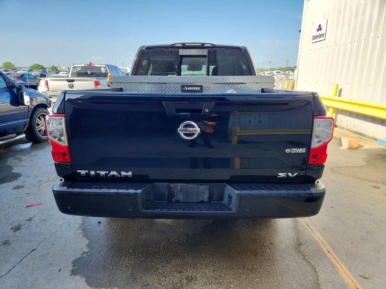 2020 Nissan Titan SV