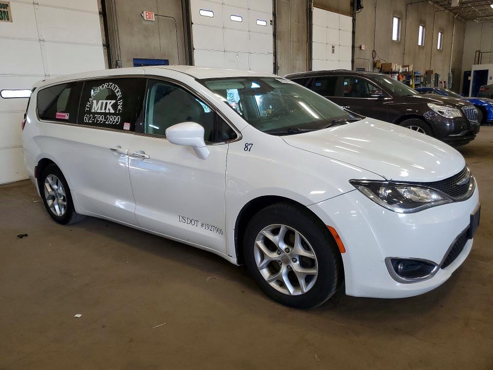 2018 Chrysler Pacifica Touring Plus