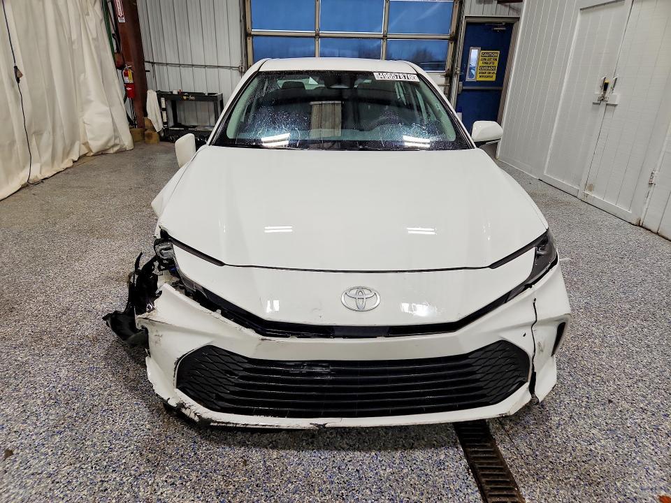 2025 Toyota Camry le