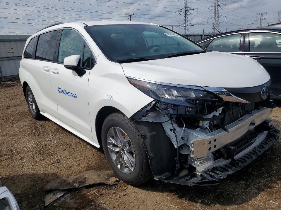 2025 Toyota Sienna le