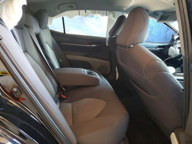 2021 Toyota Camry le
