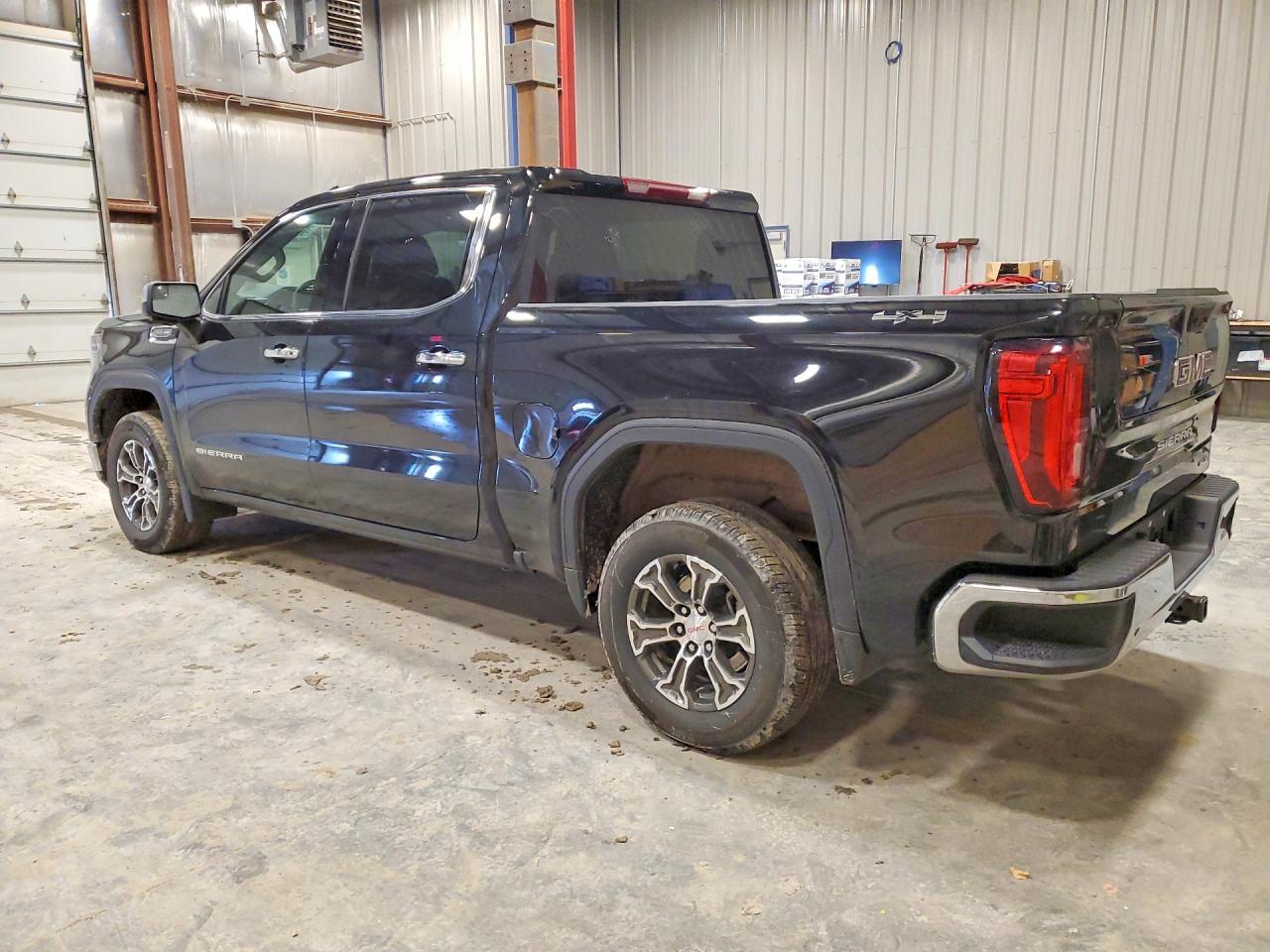 2025 GMC Sierra K1500 SLT