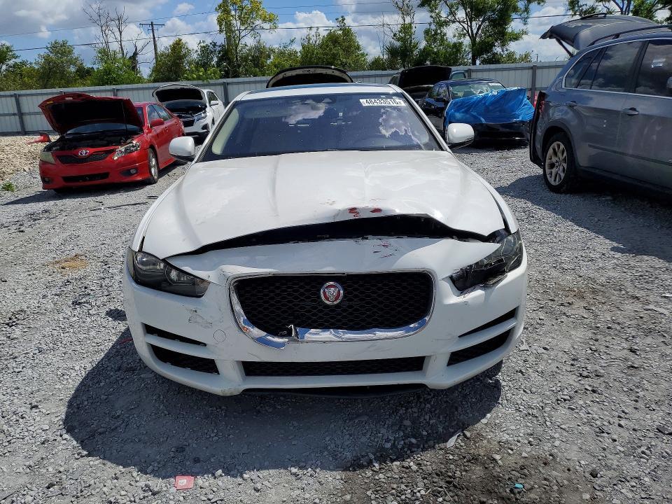 2017 Jaguar Xe Premium