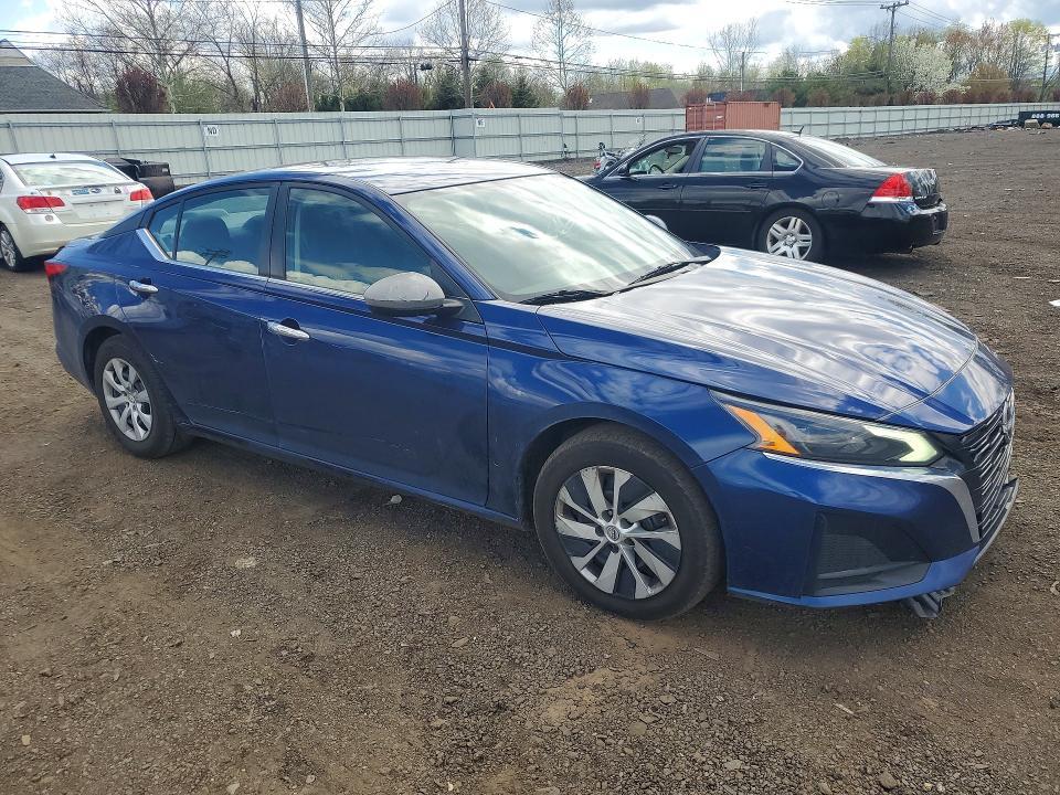 2023 Nissan Altima s