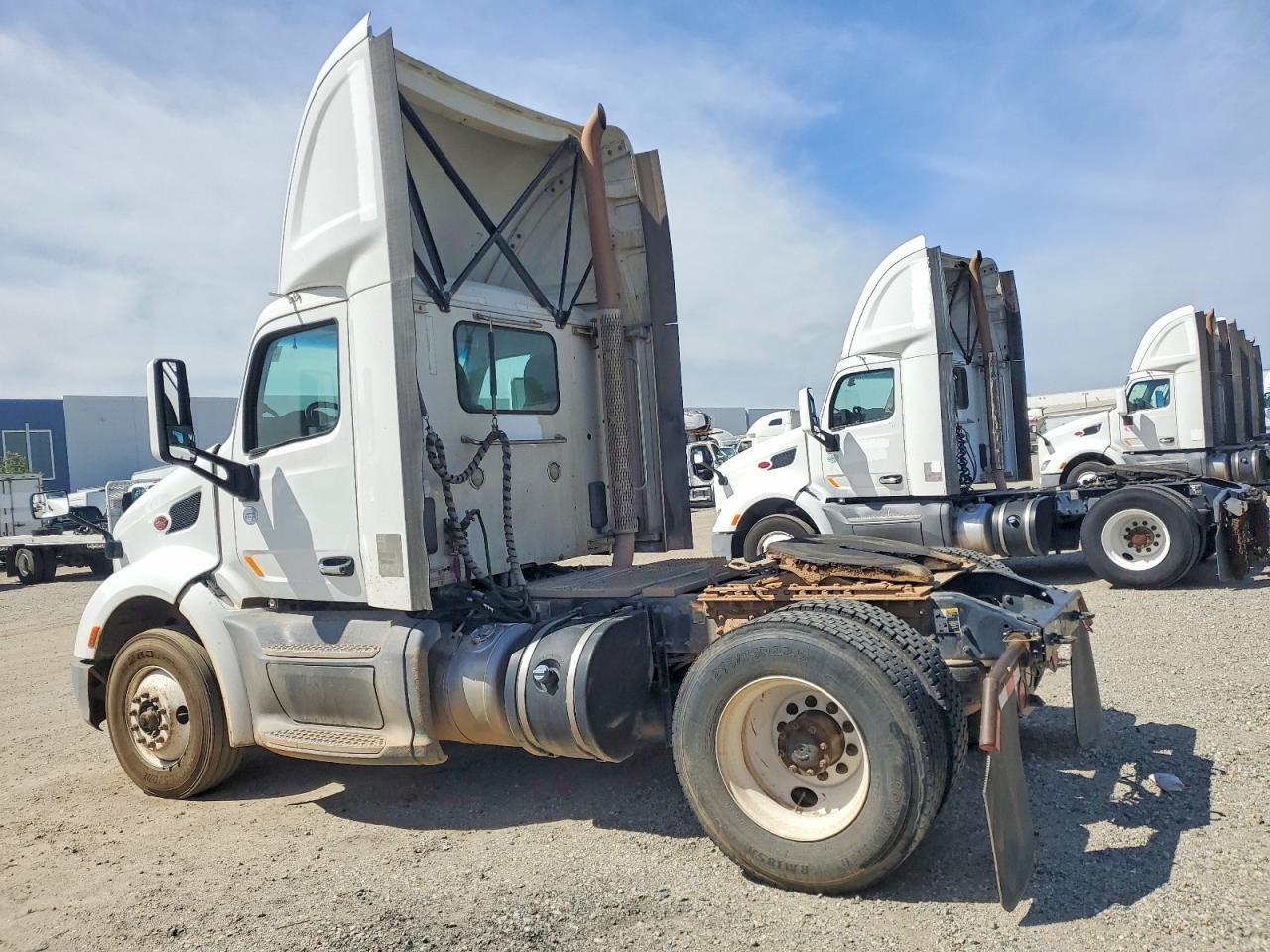 2017 Peterbilt 579 Semi Truck