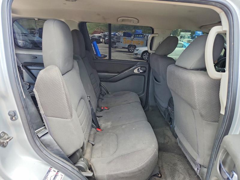 2012 Nissan Pathfinder s