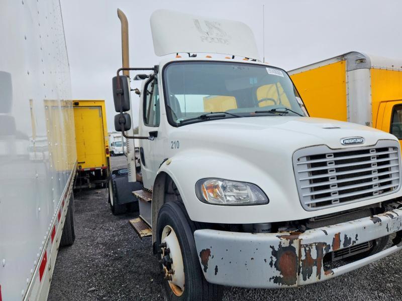 2016 Freigliner 2016 Freightliner Business Class M2 Semi Truck