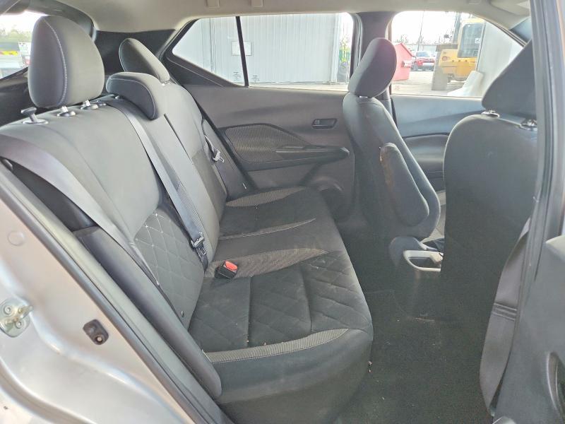 2020 Nissan Kicks s