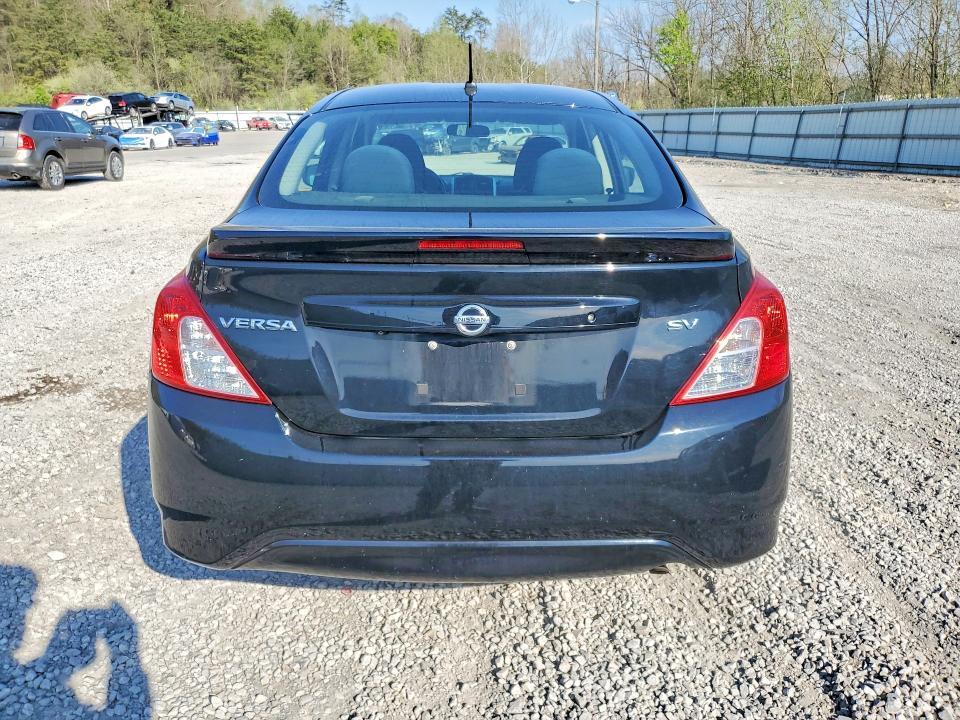 2019 Nissan Versa sv
