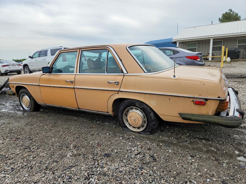 1976 Mercedes-Benz 240
