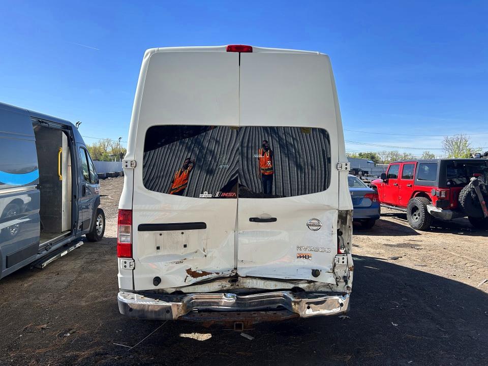 2014 Nissan NV 2500 HD S