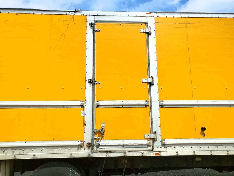 2013 Freigliner 2013 Freightliner Business Class M2 BOX Truck