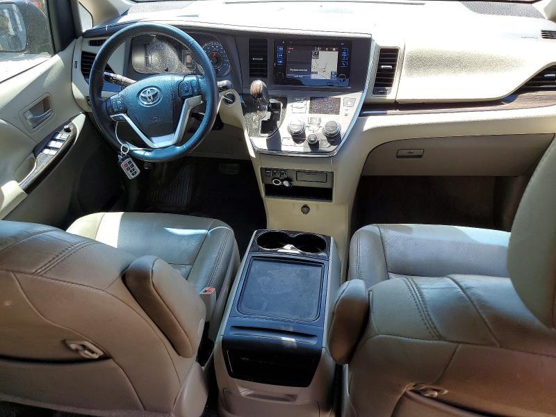 2017 Toyota Sienna xle 8-passenger