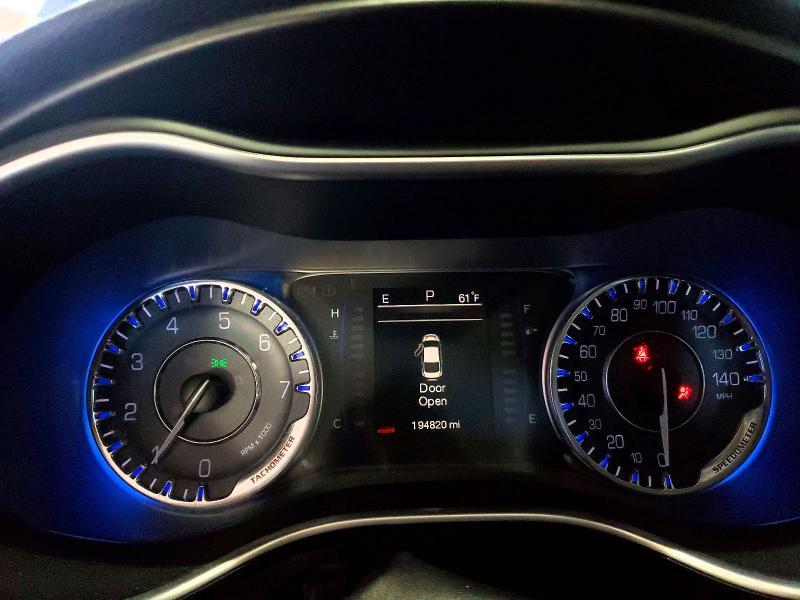2015 Chrysler 200 4D ltd
