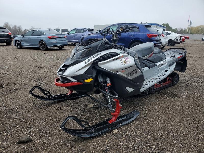 2024 Skidoo Renegade