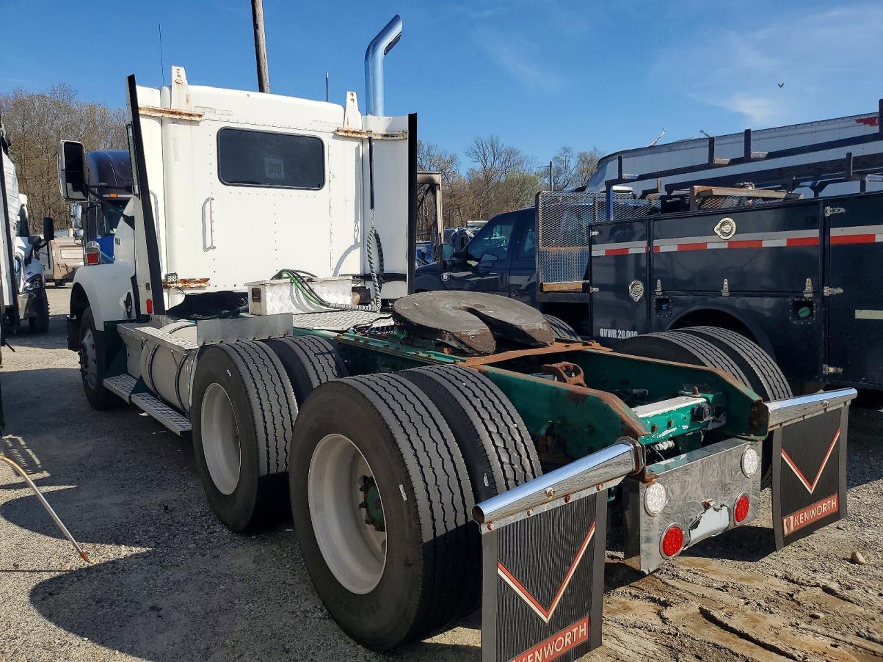 2009 Kenworth T880 Semi Truck