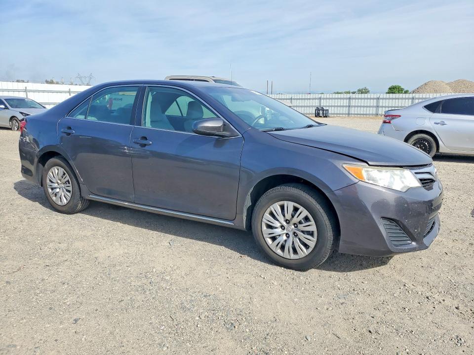 2013 Toyota Camry le