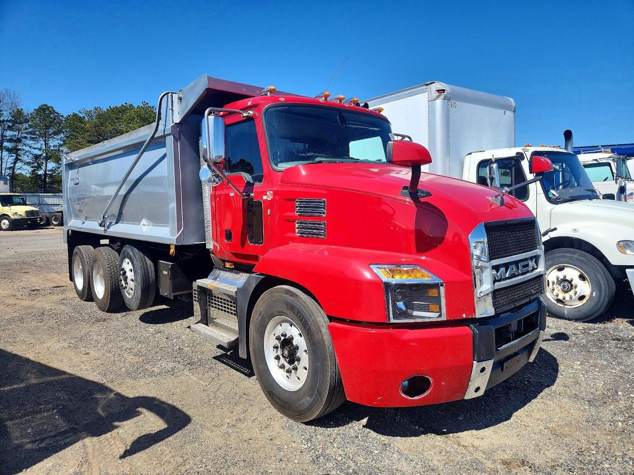 2018 Mack Anthem Dump Truck