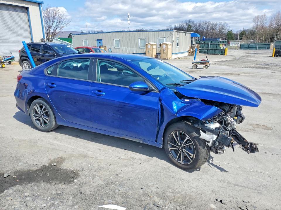2023 KIA Forte lxs