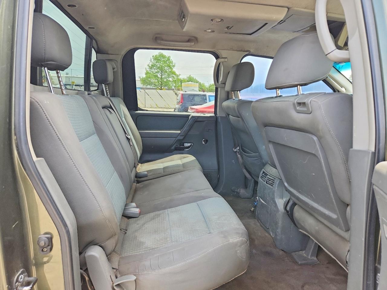 2005 Nissan Titan XE