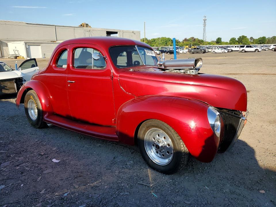 1940 Ford Deluxe