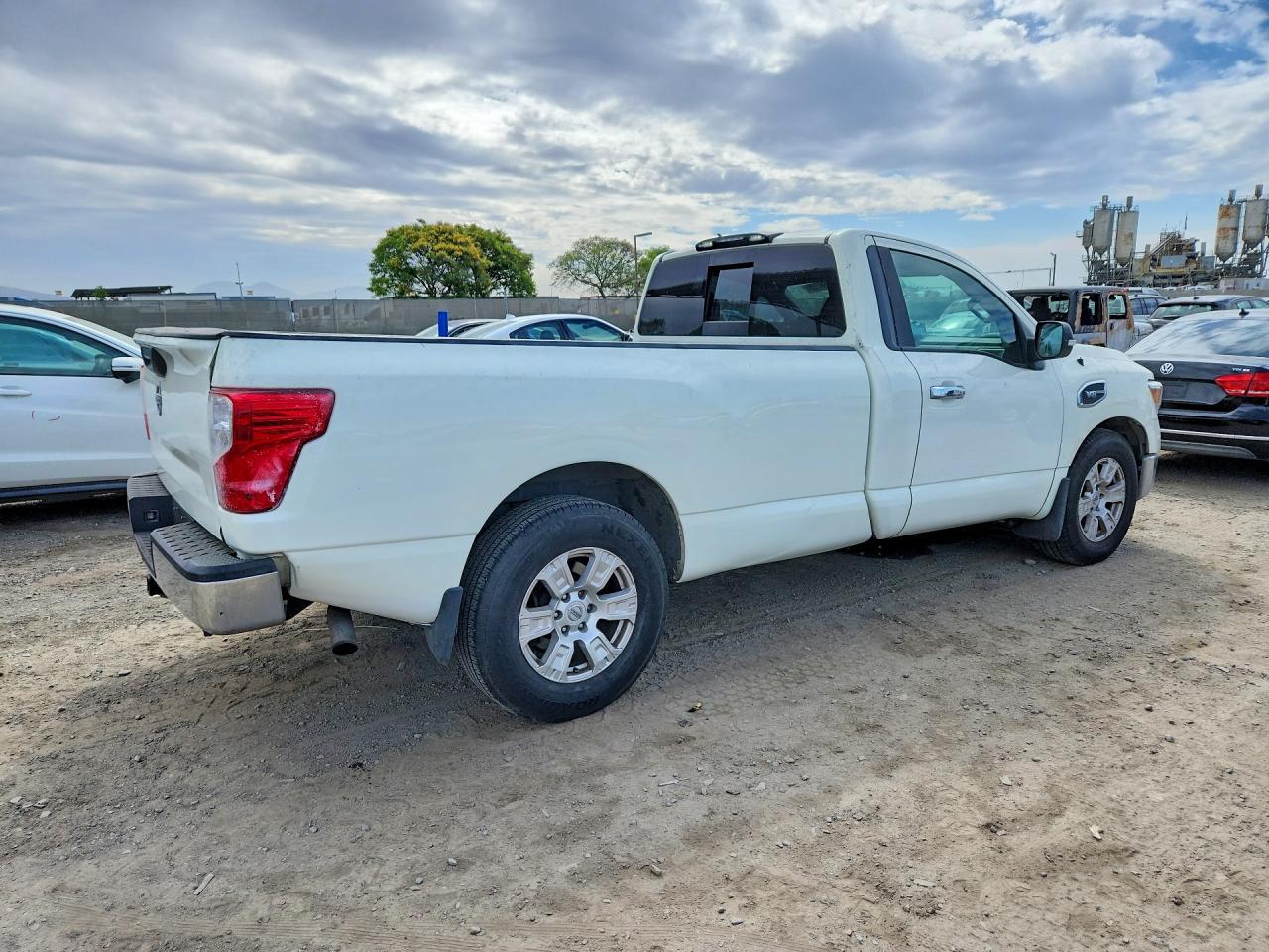 2017 Nissan Titan SV
