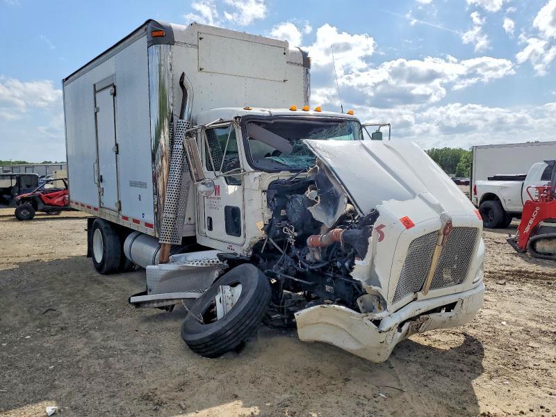 2017 Kenworth T270 box Truck